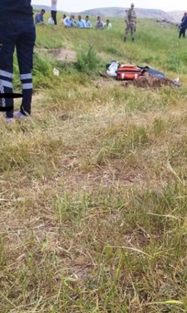 TikTok videosu çekmek isterken atladığı kanalda başını çarpıp öldü