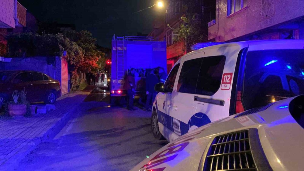 Cinayetin işlendiği ev yandı