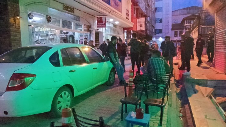 Kahvehaneye silahlı saldırı: 2 yaralı