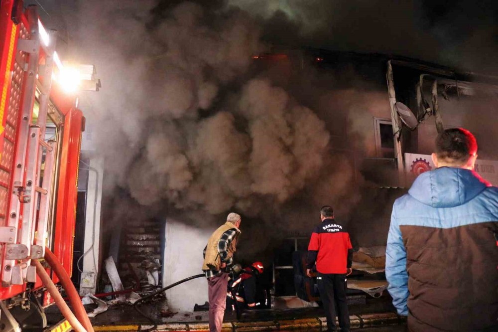 2 katlı ahşap evde yangın