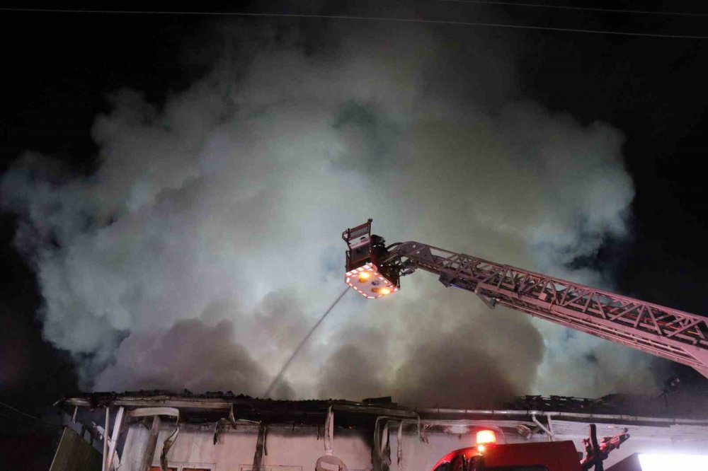 2 katlı ahşap evde yangın