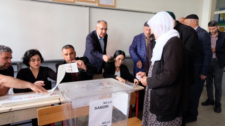 Doğu ve Güneydoğu’da seçmenler sandık başlarında