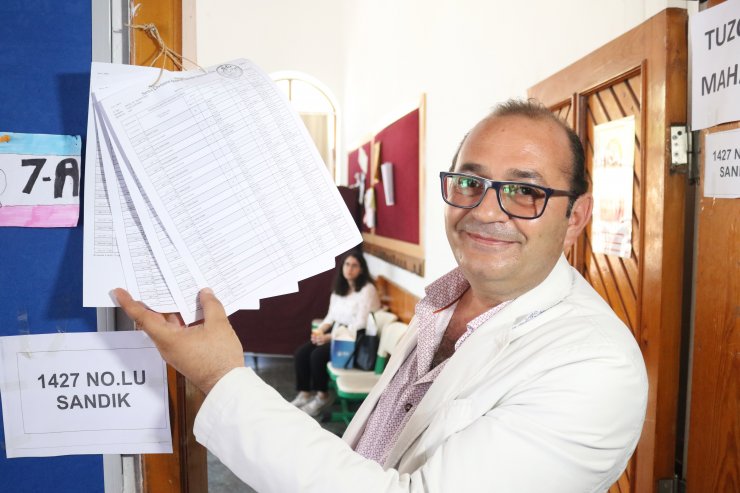 Geceleri 10 bin kişinin olduğu mahallede, 75 seçmen bulunuyor