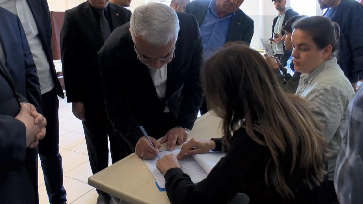 HÜDA PAR Genel Başkanı Zekeriya Yapıcıoğlu oyunu kullandı