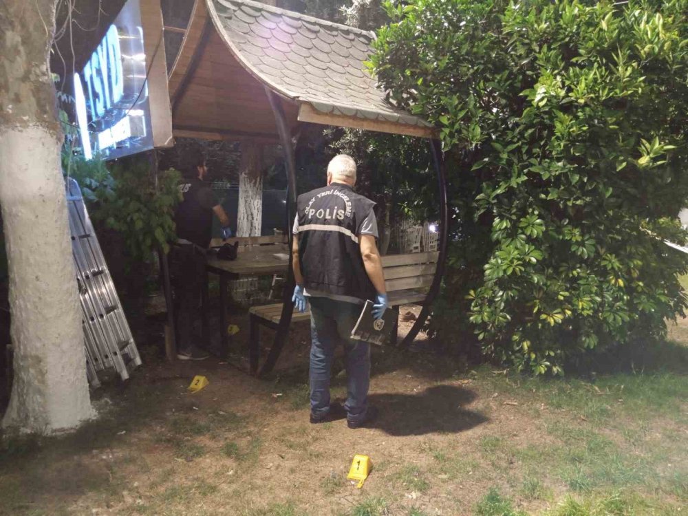 Kardeşinin düğününde tabancayla vuruldu