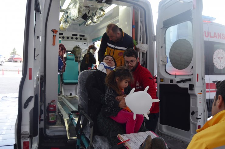 Şanlıurfa'dan Konya'ya gelen işçiler kaza yaptı! 8'i çocuk 10 kişi yaralandı