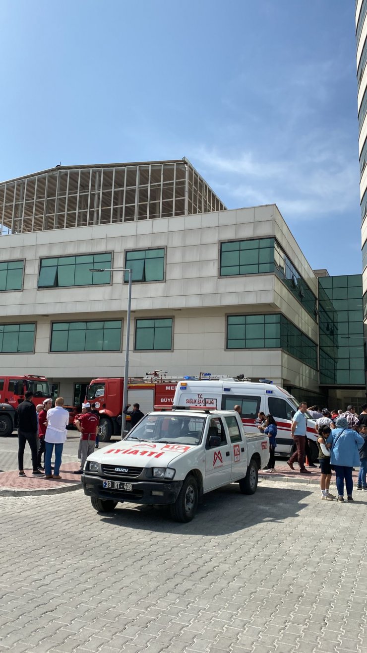 Hastane yemekhanesinde yangın