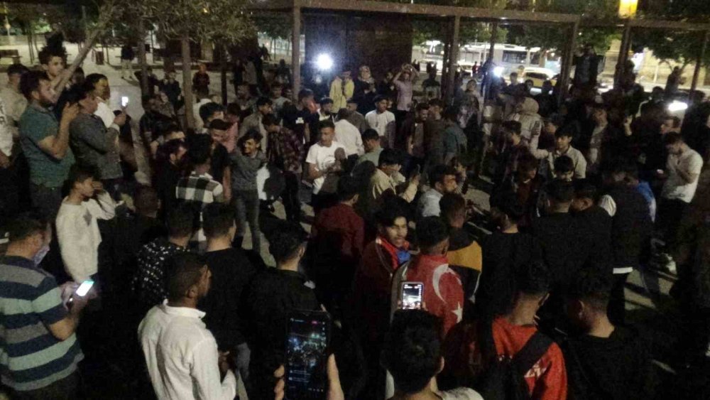 Şanlıurfa’da davullu zurnalı seçim kutlaması