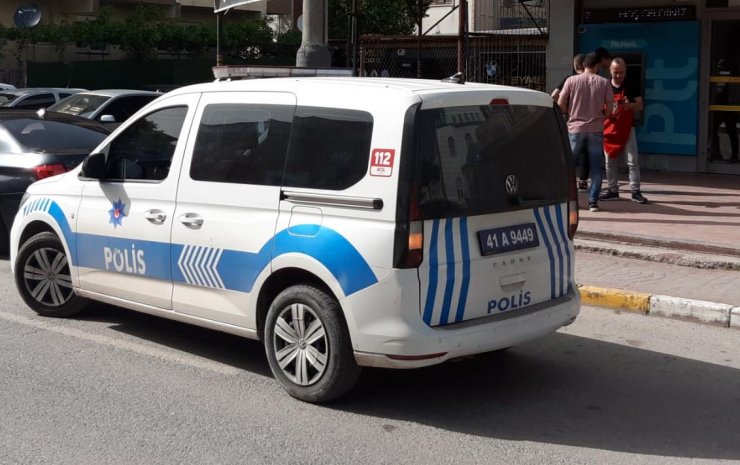 Aracını yasak olan yere park eden sürücüyü bacağından vurdu