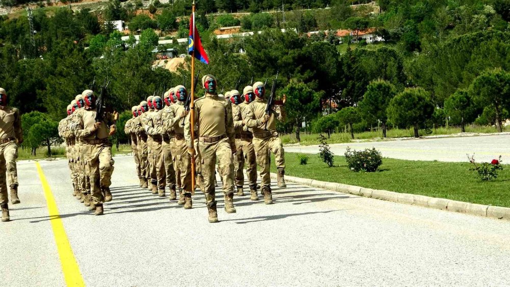 Engelli bireyler asker oldu, aileleri gururlandı