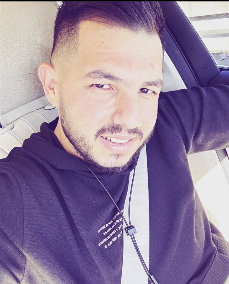 Otomobil tıra ok gibi saplandı: 1 ölü