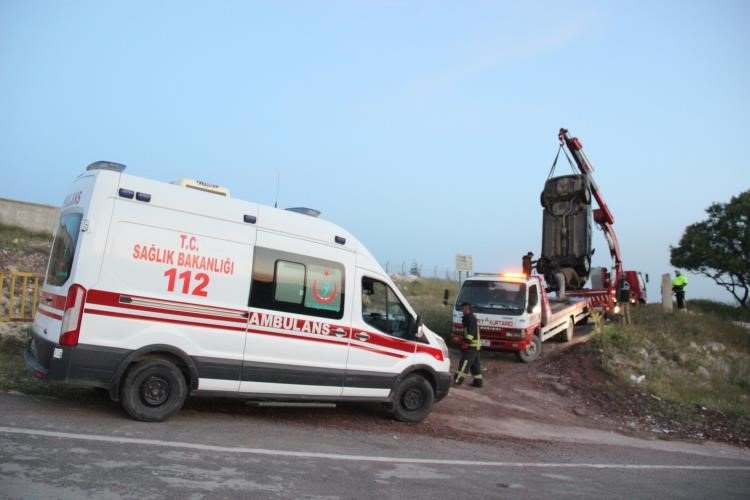 Otomobil sulama kanalına uçtu: 1 ölü