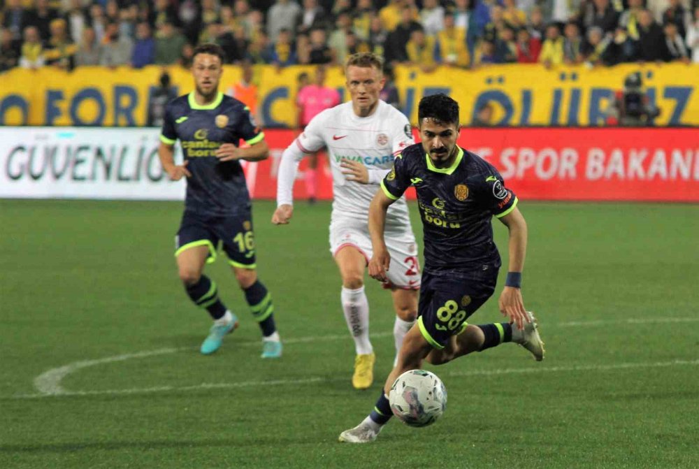 Ankaragücü 1 puanı son anda kurtardı
