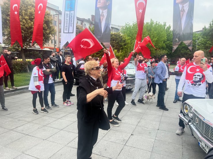 Klasik otomobille 104. yıl konvoyu