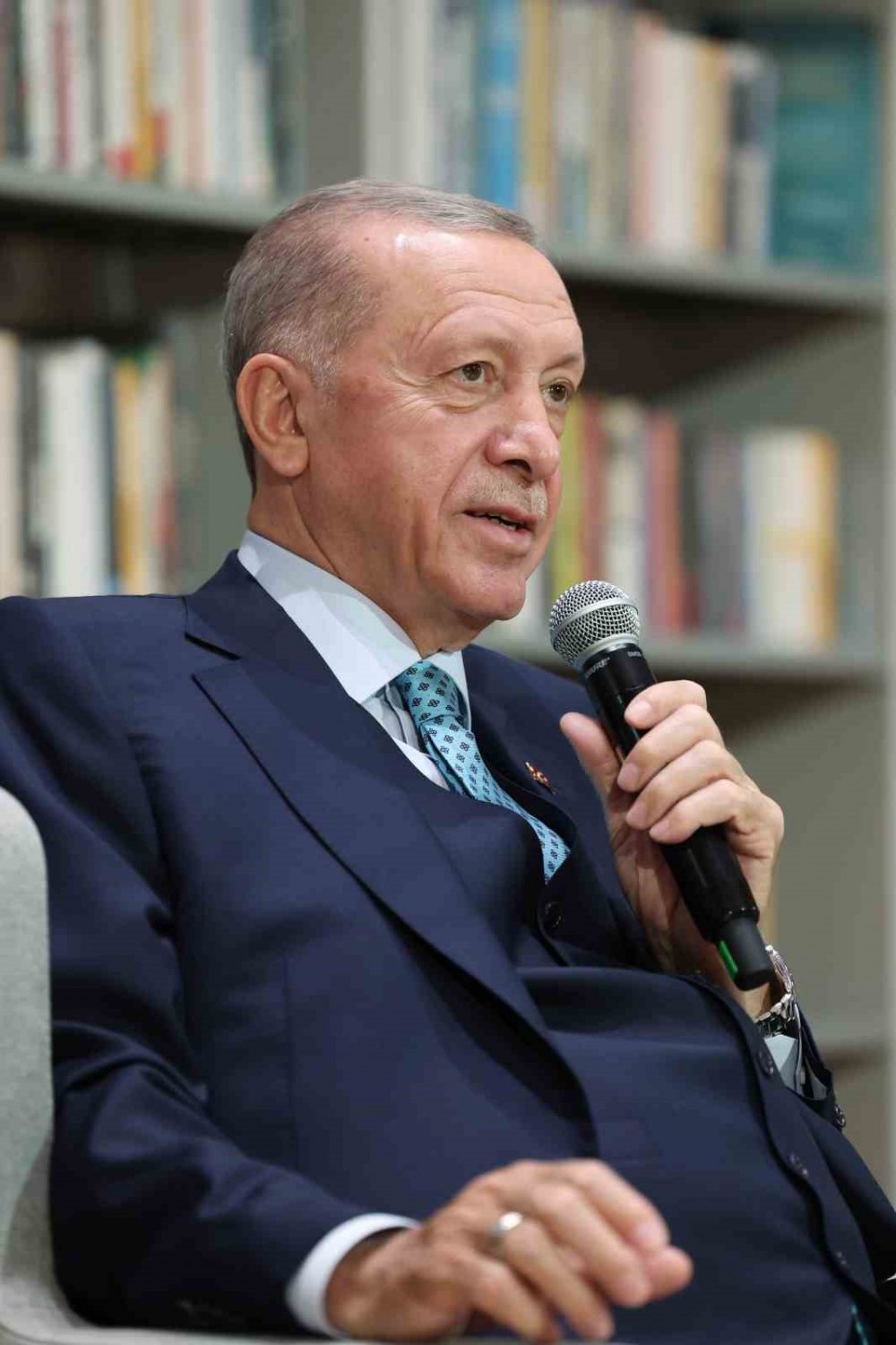 "Kendi ikballeri uğruna sizi kullanmak isteyenlere gençlerimizin artık ‘yeter’ diyeceğinden şüphe duymuyorum”