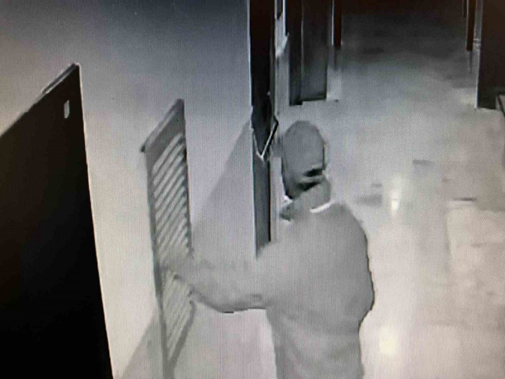 Pişkin hırsızlar apartmandan 160 metrelik bakır kablo çaldılar