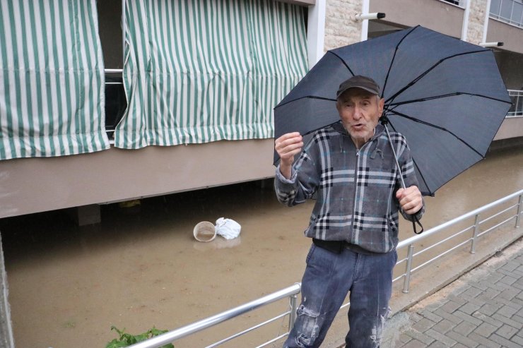 Denizli'de sağanak yağış etkili oldu