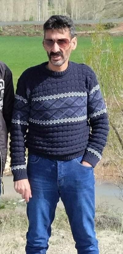 Tonlarca mıcırın altında kalarak can verdi