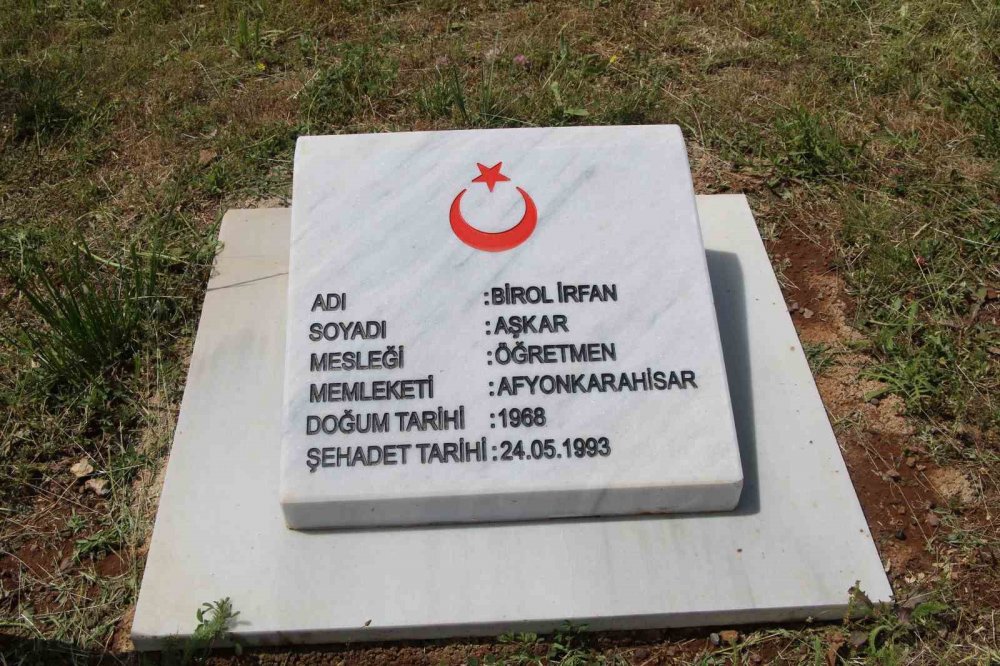 Bingöl’de 30 yıl önce şehit edilen 33 asker anıldı