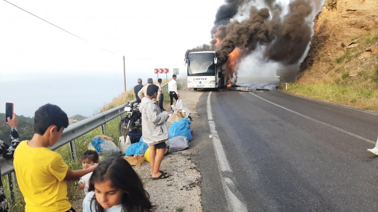 Seyir halindeyken alev alan yandı!