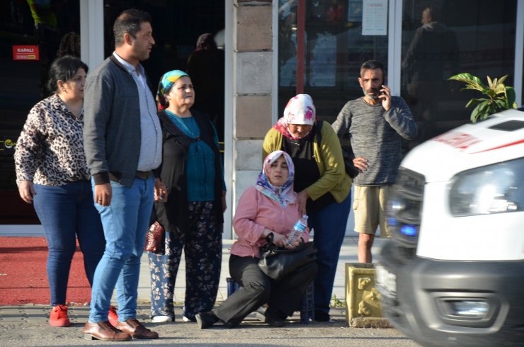 Midibüs ile otomobil çarpıştı; 12 yaralı