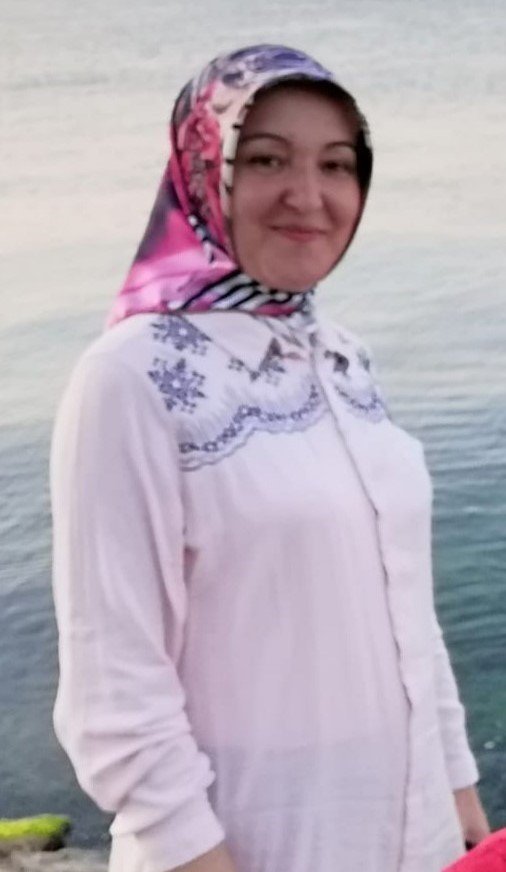 Evlatların en acı günü: Öldürülen annelerine son görev