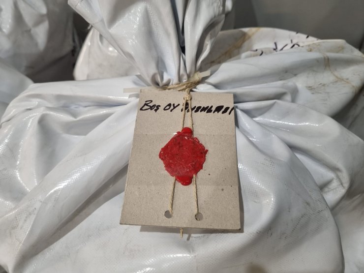 Kullanılan son oylar o ülkeden geldi