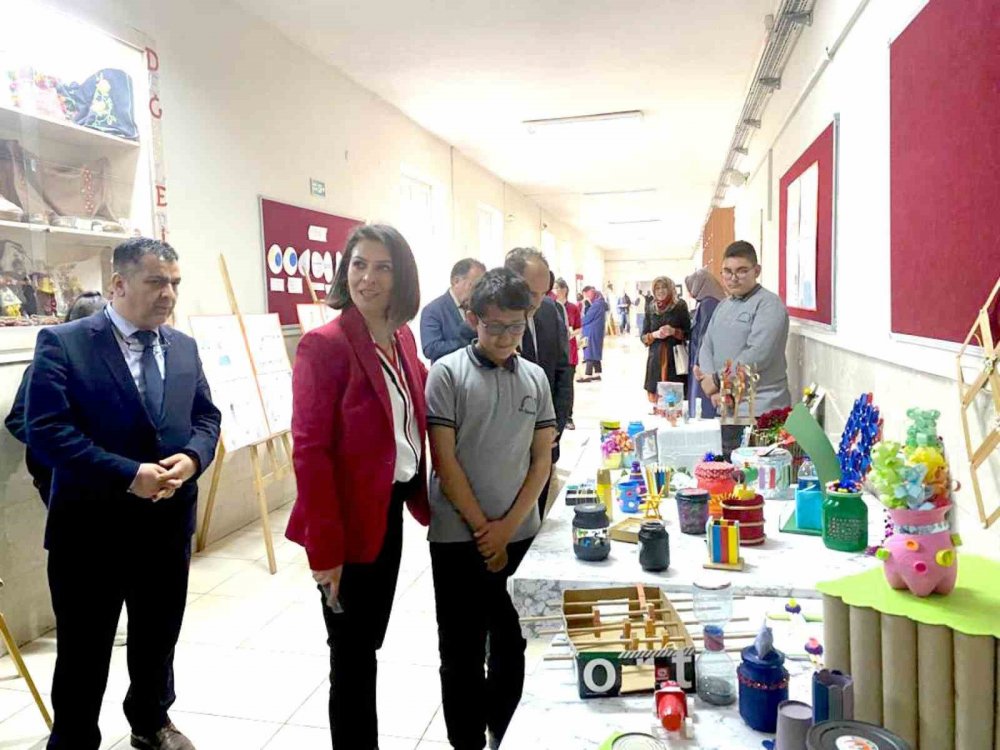 Öğrencilerden sıfır atık sergisi