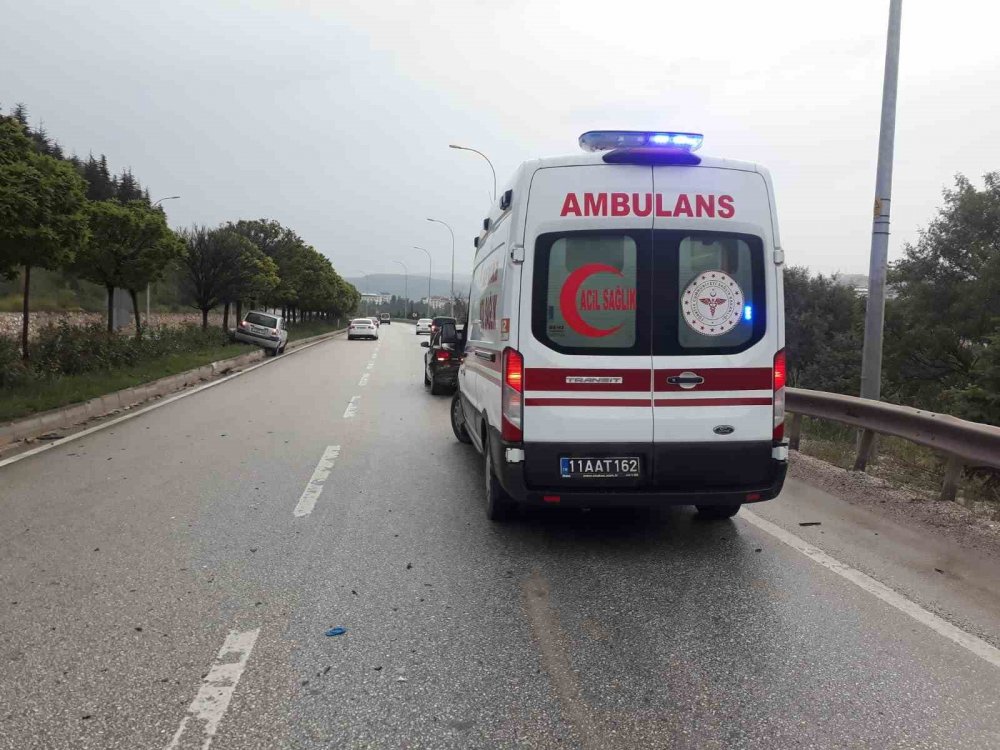 Alkollü sürücünün karıştığı trafik kazasında yaralandı
