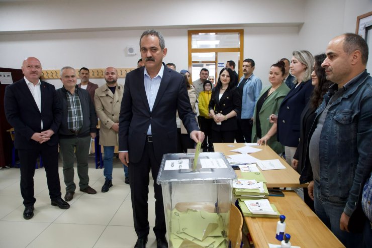 Bakan Özer: Artık emin adımlarla yolumuza devam edeceğiz