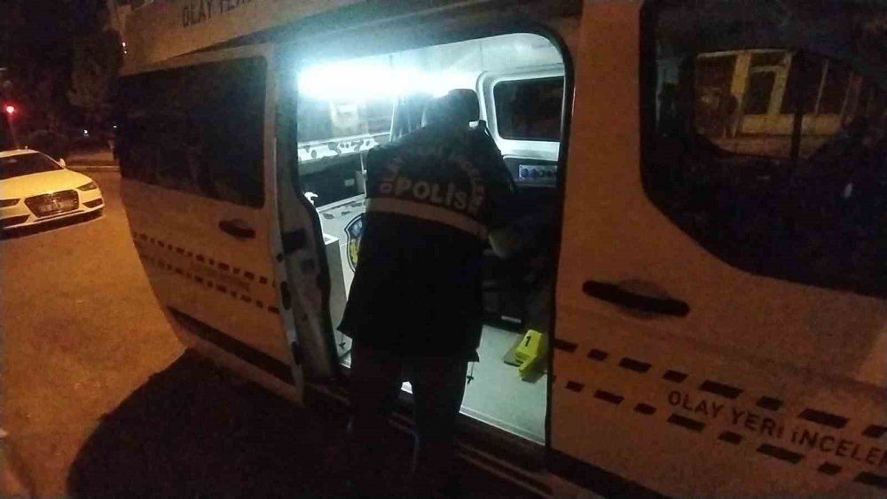 Dernek binasına kurşunlu saldırı