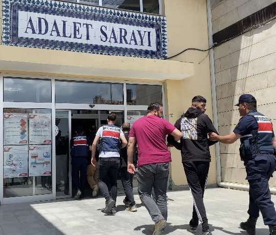 Kütahya’da halat ve kablo hırsızı 3 zanlı tutukladı