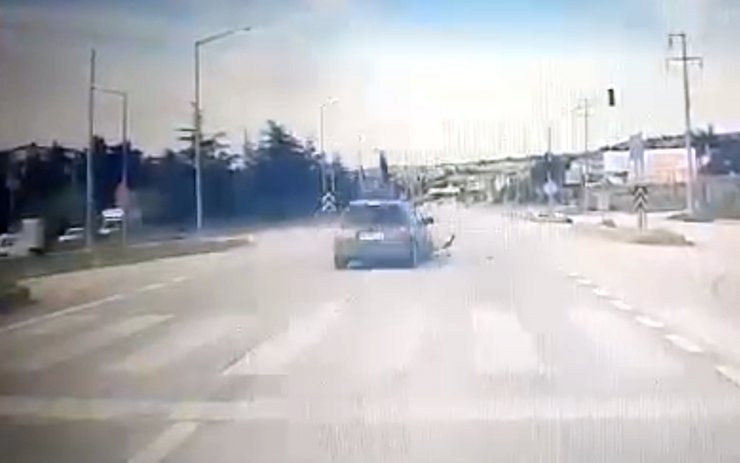 Motosikletlinin öldüğü kaza araç kamerasında