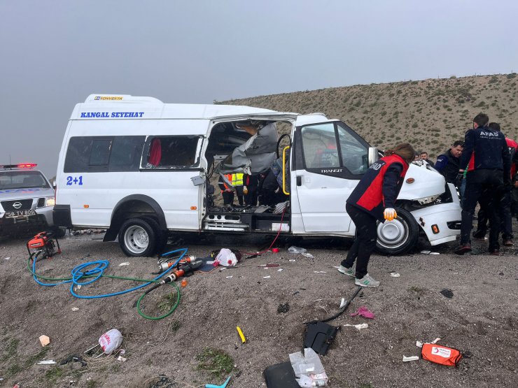 Sivas'ta feci kaza! Ölü ve yaralılar var