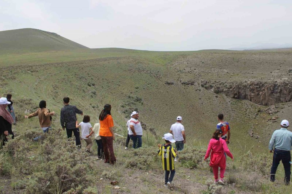 Konya’da yurtlarda kalan depremzedeler doğal güzellikleri gezdi