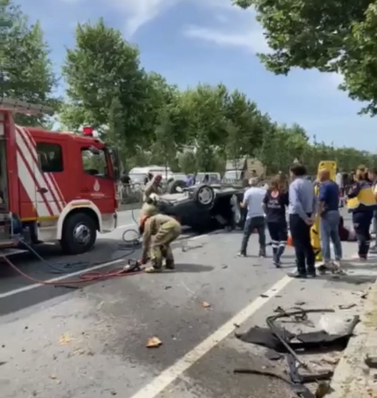 Ağaca çarpan otomobil takla attı : 5 yaralı