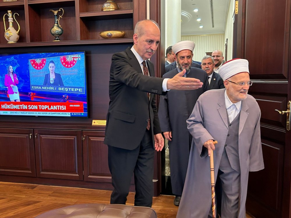 AK Parti'li Kurtulmuş, Şeyh İkrime Sabri'yi kabul etti