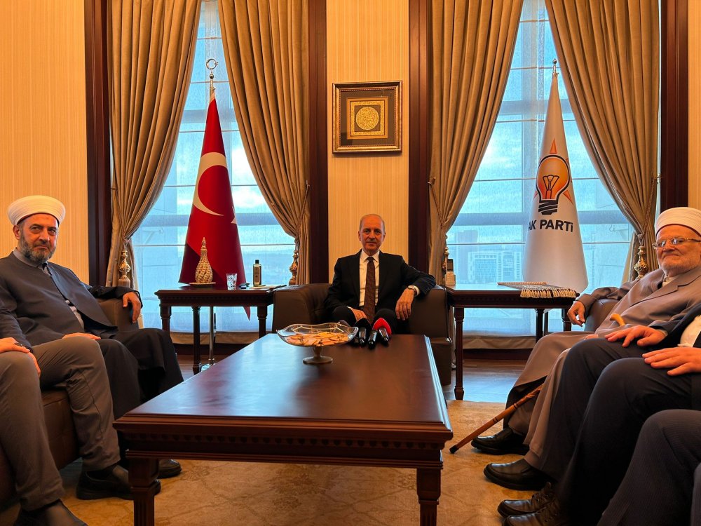 AK Parti'li Kurtulmuş, Şeyh İkrime Sabri'yi kabul etti