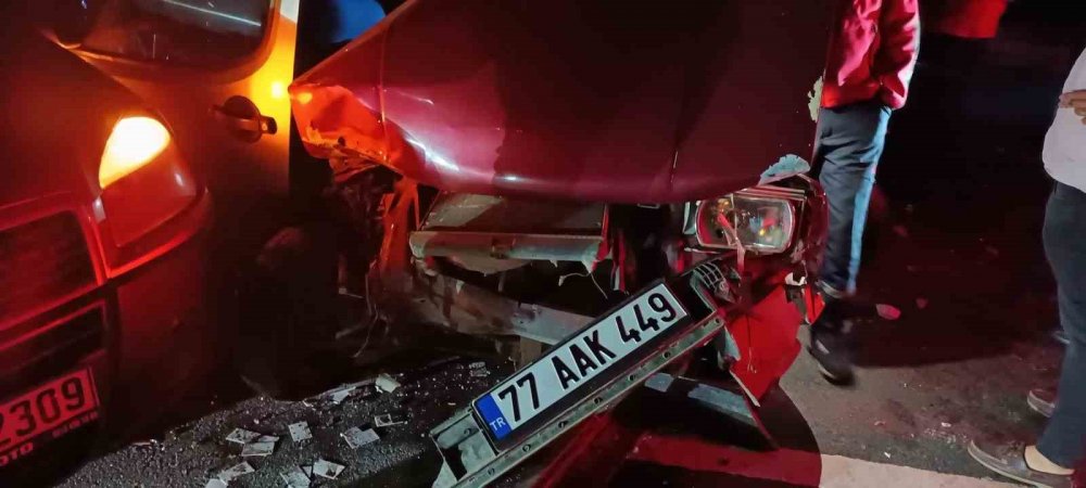 TEM’de 3 aracın karıştığı zincirleme kaza: 4 yaralı