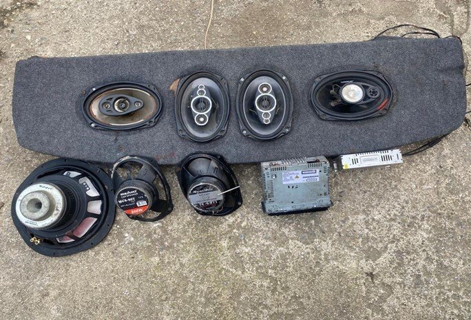 Hırsızlar yakayı ele verdi