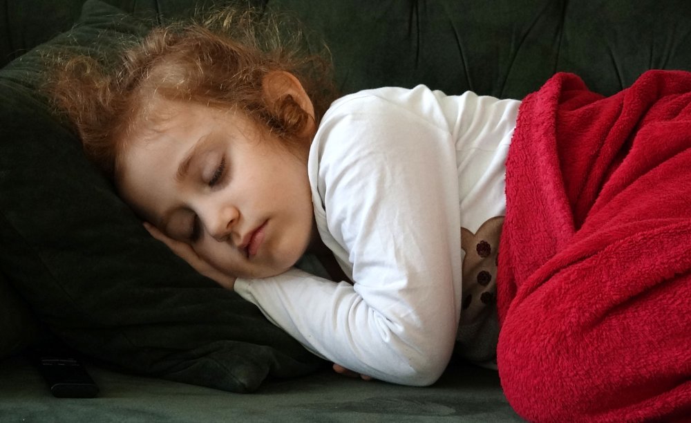 Pencereyi deldi! Ölümden kıl payı kurtuldu