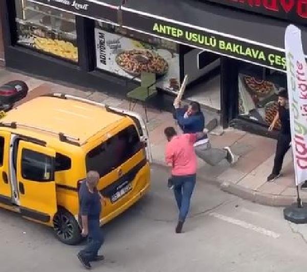Taksici, 'telefon numarası vermeme' tartışmasında cinayet işlemiş