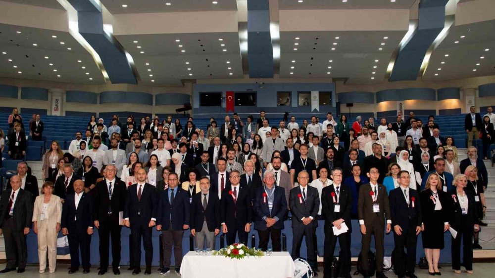 Uluslararası Adeziv Diş Hekimliği Kongresi Selçuk Üniversitesi ev sahipliğinde başladı