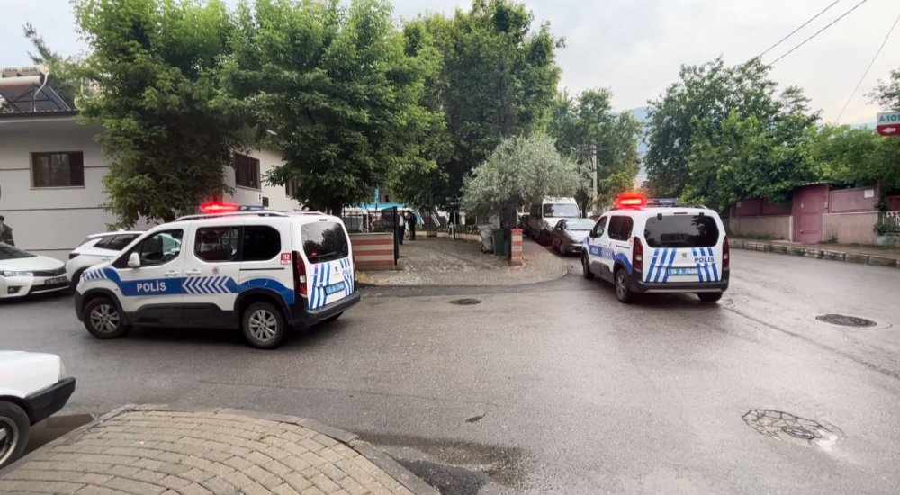 Cami avlusunda buluştuğu arkadaşı tarafından öldürüldü