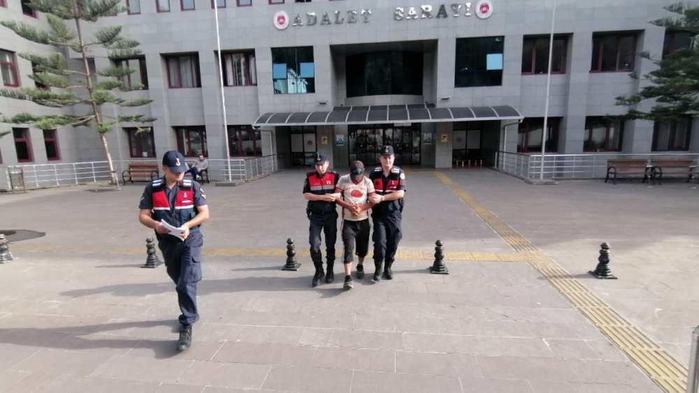 Hırsız yol kontrolünde yakalandı