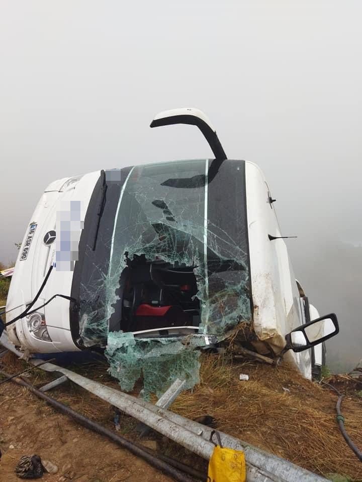 Mersin’de yolcu otobüsü uçuruma devrildi: 1 ölü, 14 yaralı