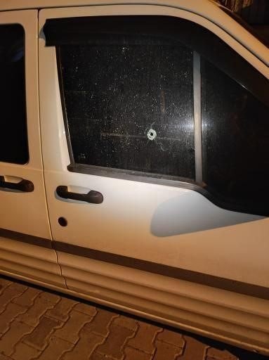 Sultangazi’de park halindeki araçlara kurşun yağdırdılar