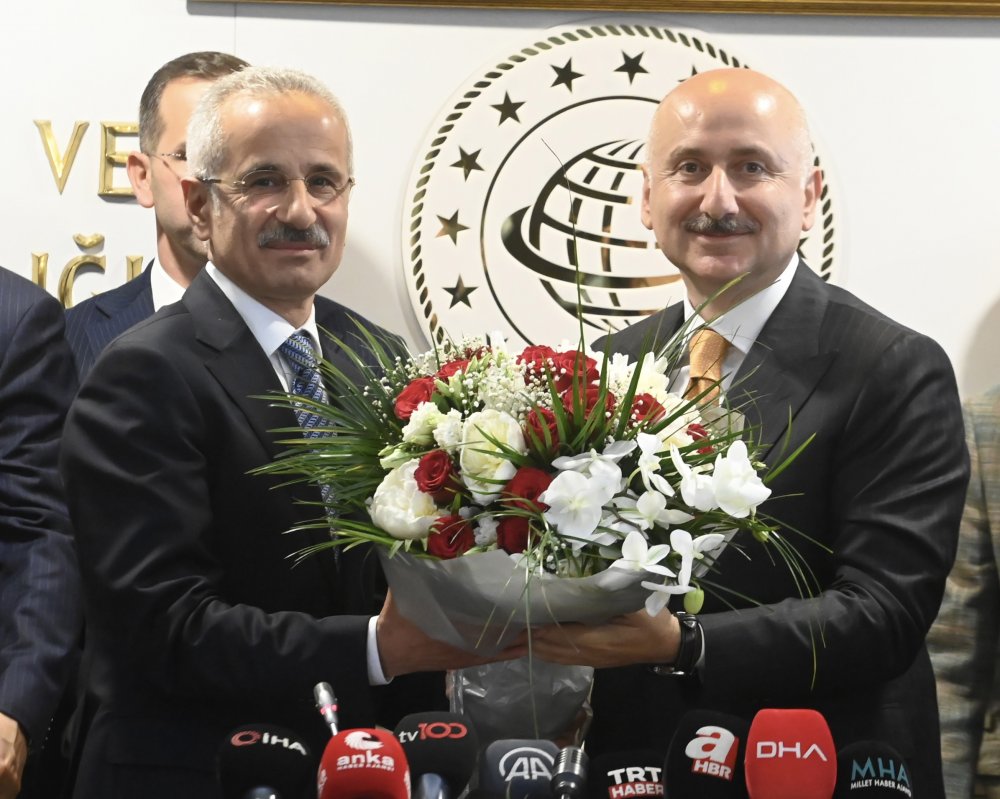 Uraloğlu: İletişim altyapısını geliştirmeye devam edeceğiz