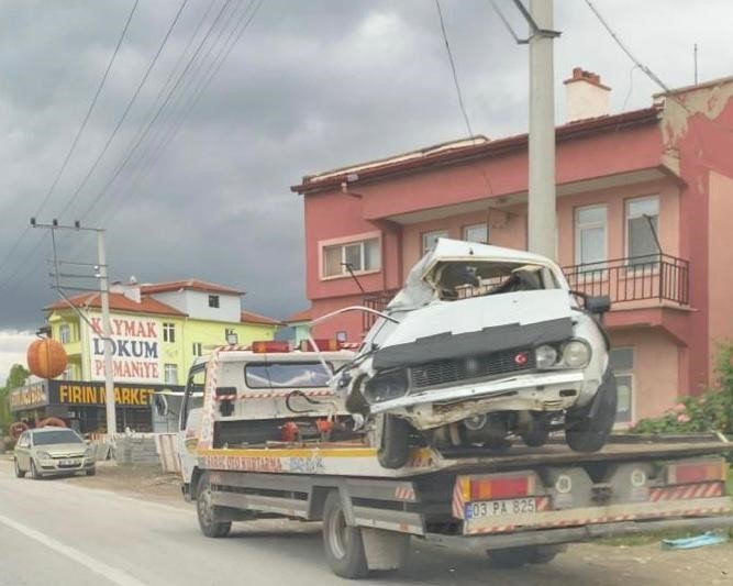 Afyonkarahisar-Konya kara yolunda kaza! 1 kişi öldü, 4 kişi yaralandı