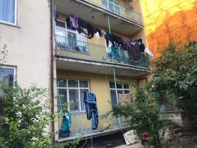Konya'da apartmanın 2. katından düşen kadın yaralandı